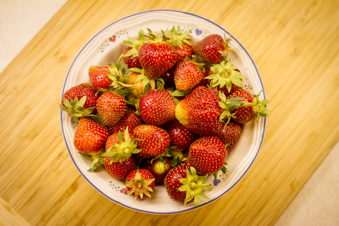 Strawberries in round bowl
